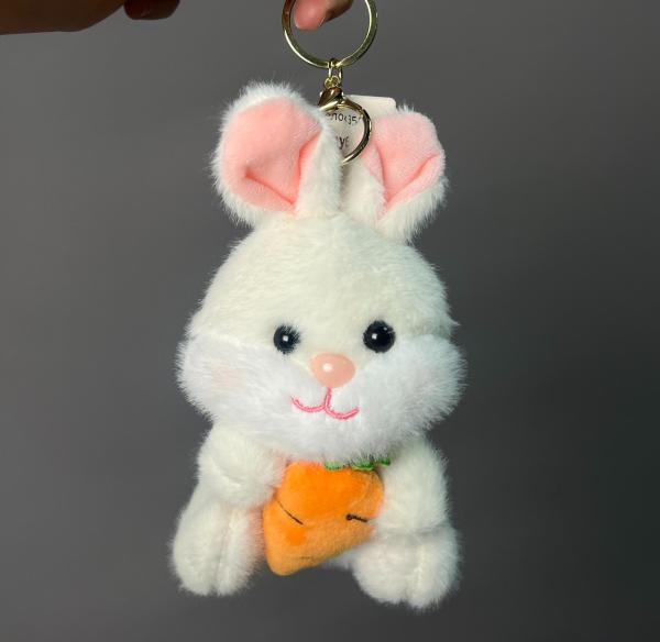 Брелок зайка с морковкой