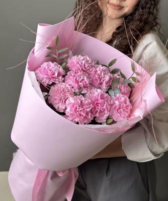 9 гвоздик с писташью и стифой