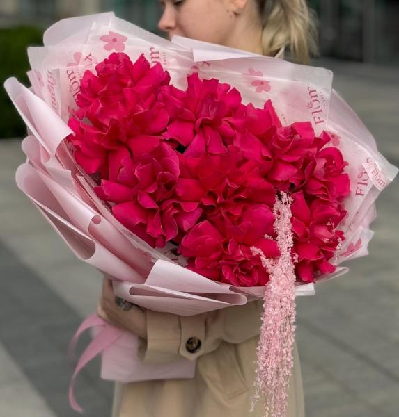 9 ажурных роз с амарантом 045