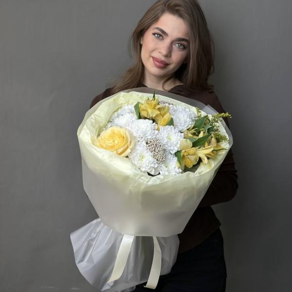 Нежный букет с хризантемами