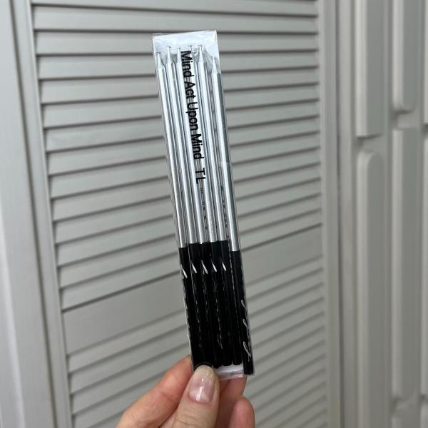 Длинные серебристые свечи 