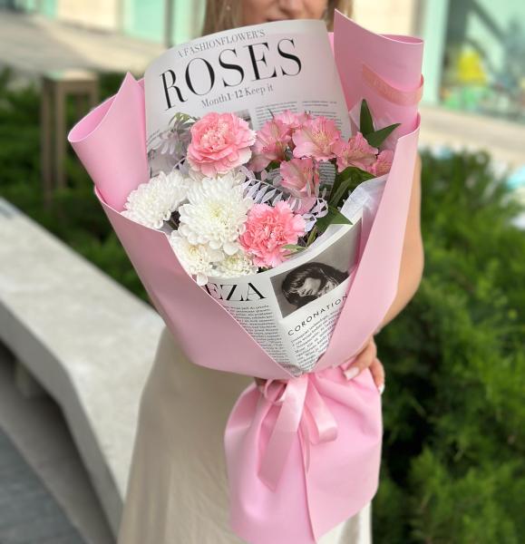 Букет-комплимент в бело-розовой гамме 001