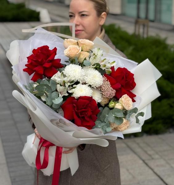 Ассорти с красными кружевными 134