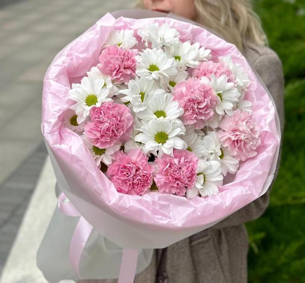 Хризантемы с розовыми диантусами 144