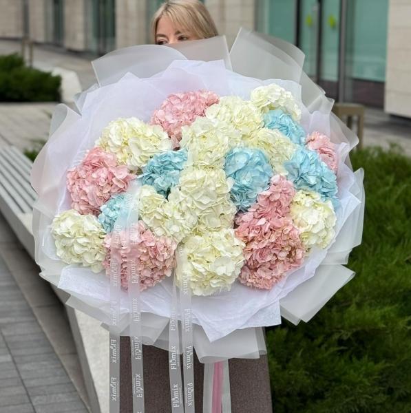 Шикарный букет гортензии 208