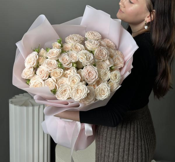 Нежные кустовые розы 030