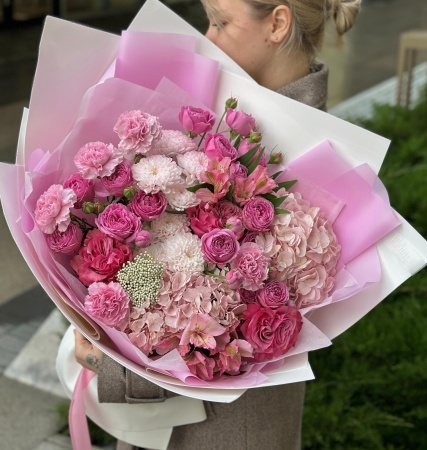 Шикарный объёмный букет ассорти 152