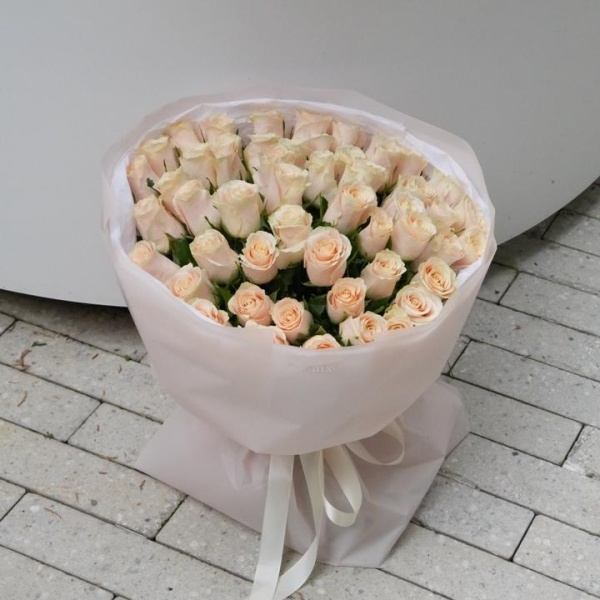  Нежный монобукет из роз 329