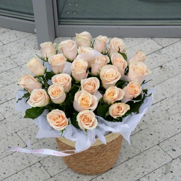  Корзина с кенией 25 шт кремовые 328