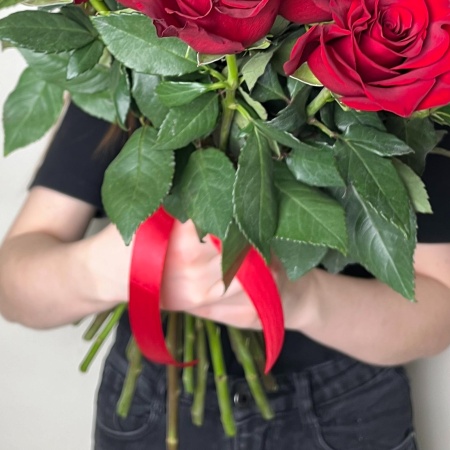 33 импортные розы под ленту