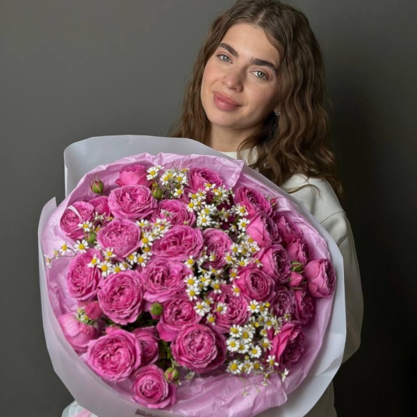 049 Букет кустовых мистиков и ромашки