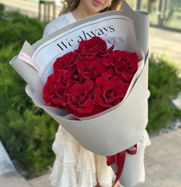 7 кружевных розочек 192