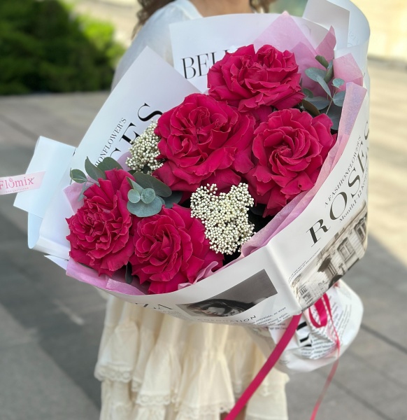 Малиновые розы и озотамнус 018