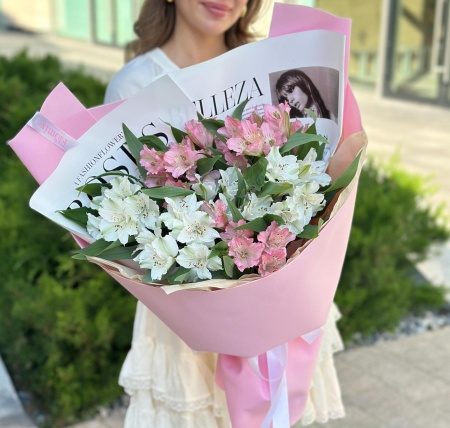 Альстромерии бело-розовые 123