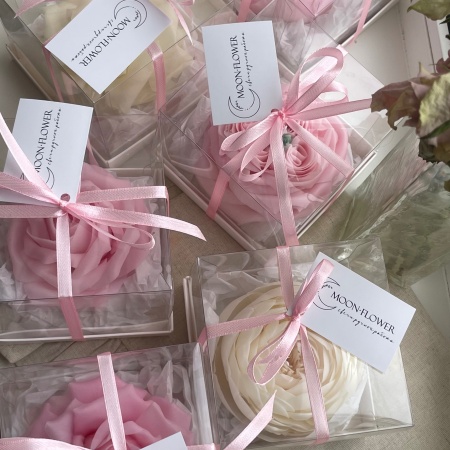 Свеча ручной работы "Белая роза"