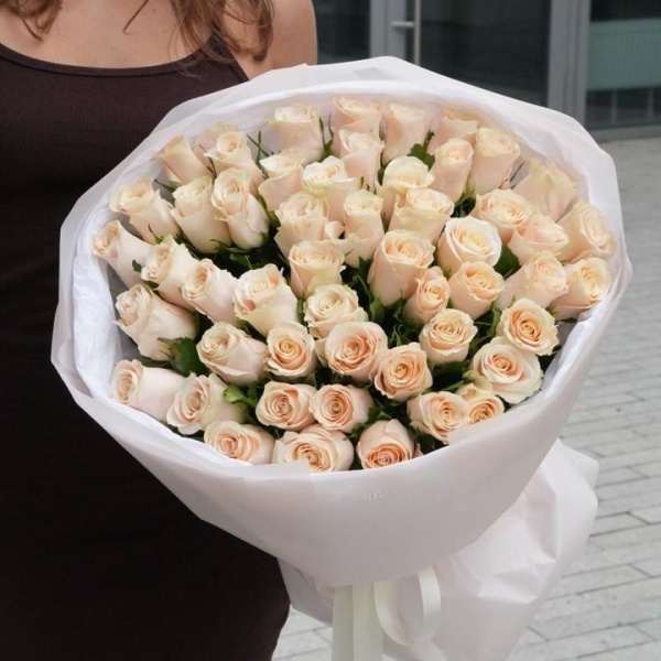  Нежный монобукет из роз 329