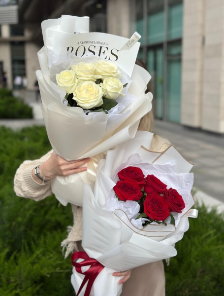 5 красных местных роз 051